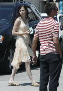Alexis Bledel feet photo thumbnail