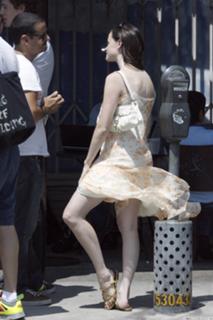 Alexis Bledel feet photo thumbnail