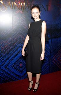 Alexis Bledel feet photo thumbnail