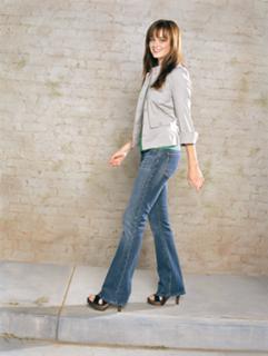Alexis Bledel feet photo thumbnail