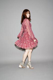 Alexis Bledel feet photo thumbnail