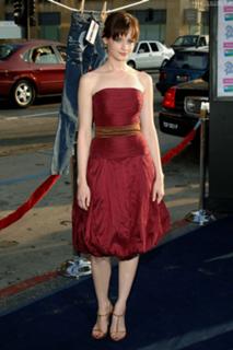 Alexis Bledel feet photo thumbnail