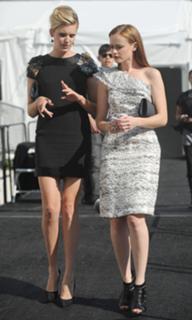 Alexis Bledel feet photo thumbnail