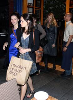 Alexis Bledel feet photo thumbnail