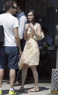 Alexis Bledel feet photo thumbnail