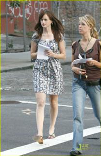 Alexis Bledel feet photo thumbnail