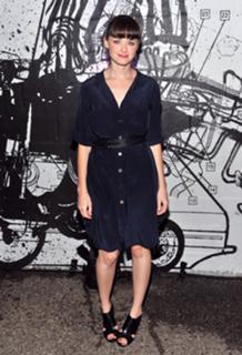 Alexis Bledel feet photo thumbnail