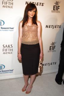 Alexis Bledel feet photo thumbnail
