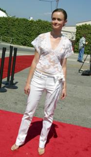 Alexis Bledel feet photo thumbnail