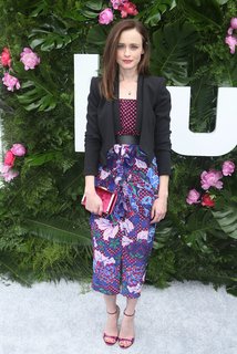 Alexis Bledel feet photo thumbnail