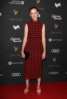 Alexis Bledel feet photo thumbnail