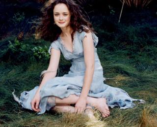 Alexis Bledel feet photo thumbnail