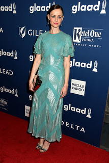 Alexis Bledel feet photo thumbnail
