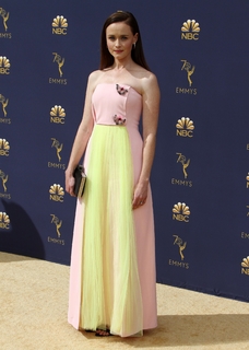Alexis Bledel feet photo thumbnail