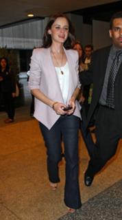 Alexis Bledel feet photo thumbnail