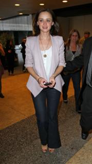 Alexis Bledel feet photo thumbnail