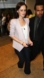 Alexis Bledel feet photo thumbnail
