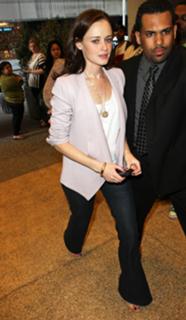 Alexis Bledel feet photo thumbnail