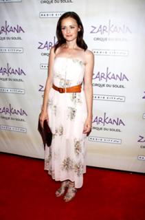 Alexis Bledel feet photo thumbnail
