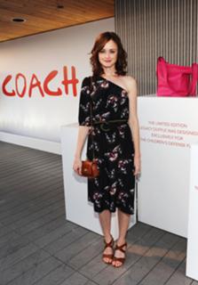Alexis Bledel feet photo thumbnail