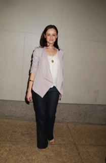 Alexis Bledel feet photo thumbnail