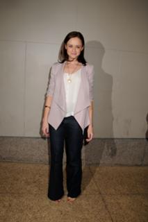 Alexis Bledel feet photo thumbnail