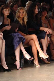 Alexis Bledel feet photo thumbnail