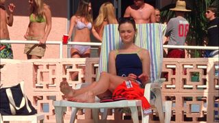 Alexis Bledel feet photo thumbnail