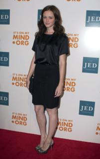Alexis Bledel feet photo thumbnail