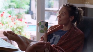 Alexis Dziena feet photo thumbnail