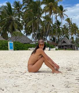 Alexis Gaube feet photo 5