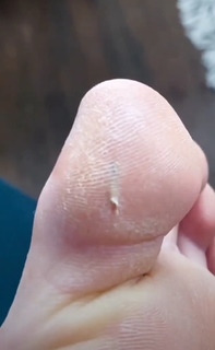 Alexis Gomez feet photo 7