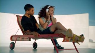 Alexis Jordan feet photo thumbnail
