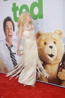 Alexis Knapp feet photo thumbnail