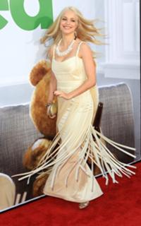 Alexis Knapp feet photo thumbnail