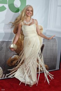 Alexis Knapp feet photo thumbnail