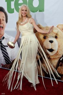 Alexis Knapp feet photo thumbnail