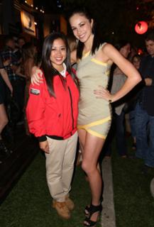 Alexis Knapp feet photo thumbnail