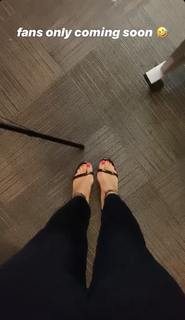 Alexis Morgan feet photo 2