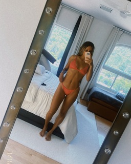 Alexis Morgan feet photo 10
