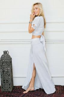 Alexis Ren feet photo thumbnail