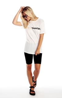 Alexis Ren feet photo thumbnail