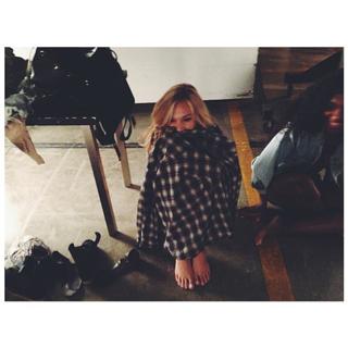 Alexis Ren feet photo thumbnail