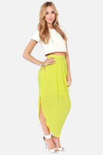 Alexis Ren feet photo thumbnail