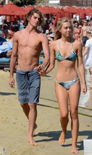 Alexis Ren feet photo thumbnail