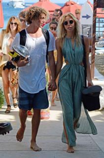 Alexis Ren feet photo thumbnail