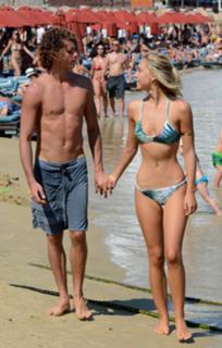 Alexis Ren feet photo thumbnail