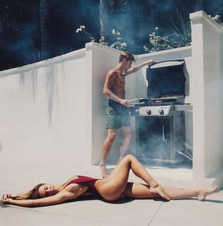 Alexis Ren feet photo thumbnail