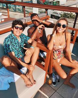 Alexis Ren feet photo thumbnail