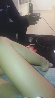 Alexis Ren feet photo thumbnail